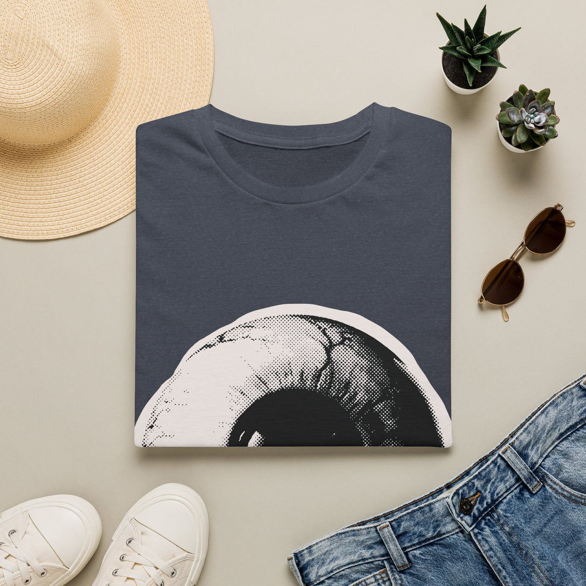 Surreal Eyeball Graphic Tee – Artsy Mid-Century Eye Shirt – Heather Navy