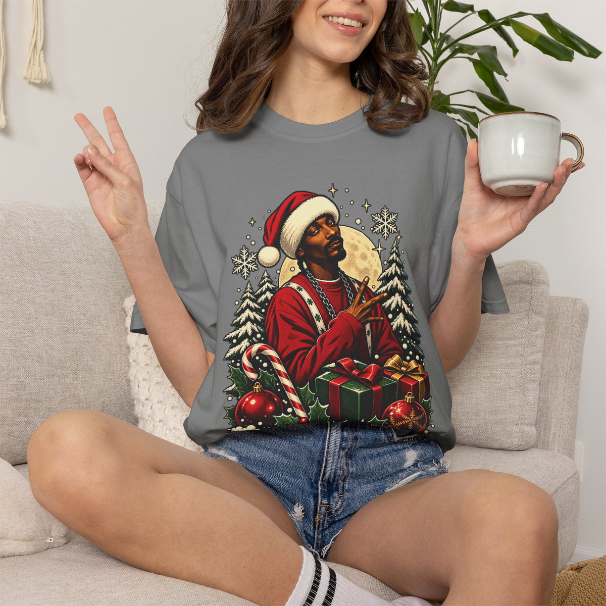 Snoop Graphic Christmas Tee