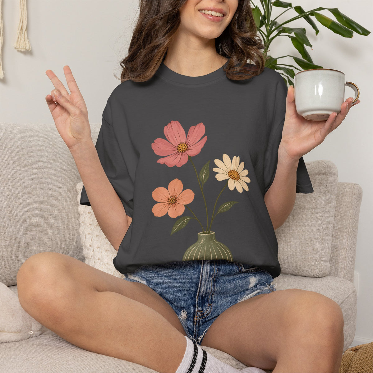 Vintage Wildflower Graphic Tee in Graphite, alternate view